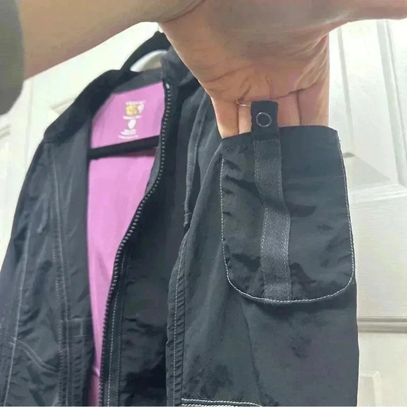 Moutain Hardwear Jacket. Black and Purple. Size 4 - Picture 5 of 10